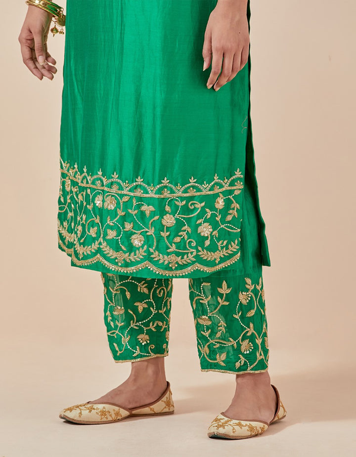 Green chanderi embroidered kurta with pants