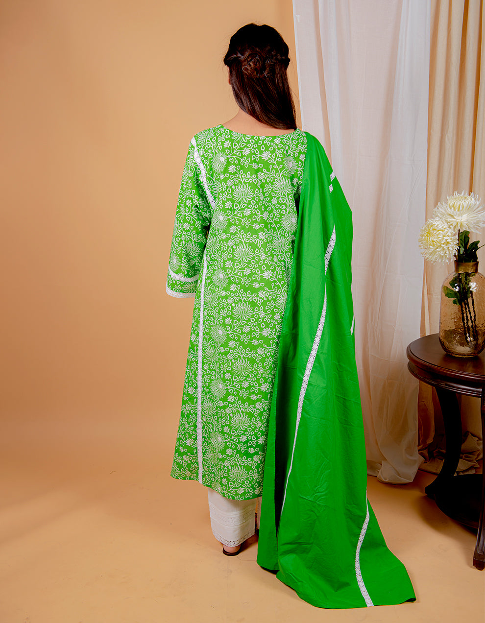 block-printed-light-green-straight-cut-kurta-with-pants-and-a-cotton-lace-dupatta