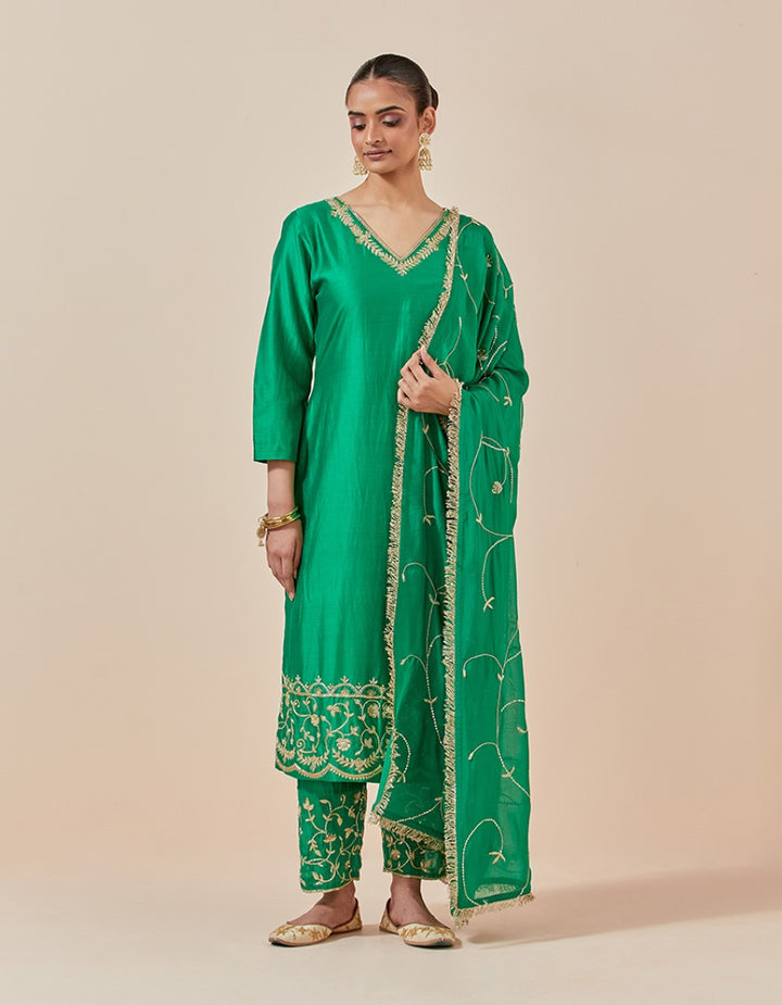Green chanderi embroidered kurta with pants and dupatta