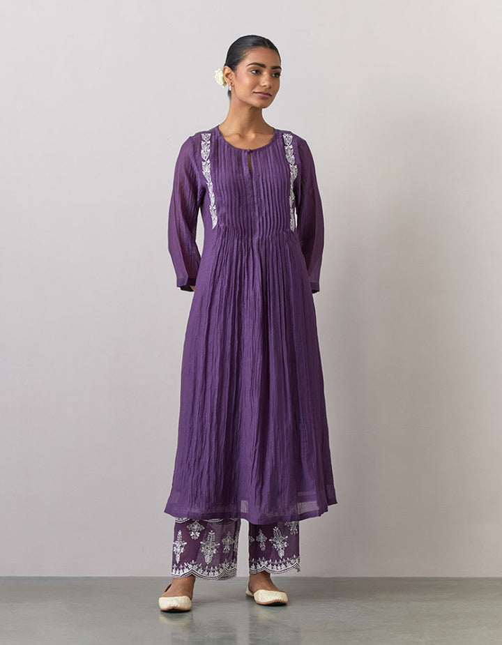 Purple chanderi embroidered kurta with pants and tissue organza dupatta