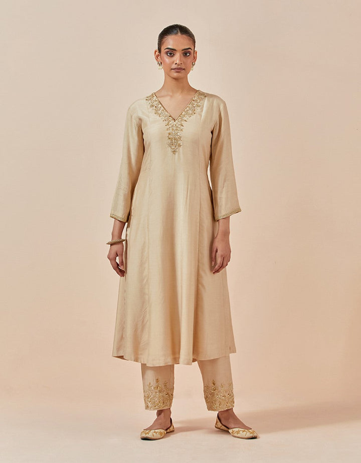 Beige chanderi embroidered kurta with pants and dupatta