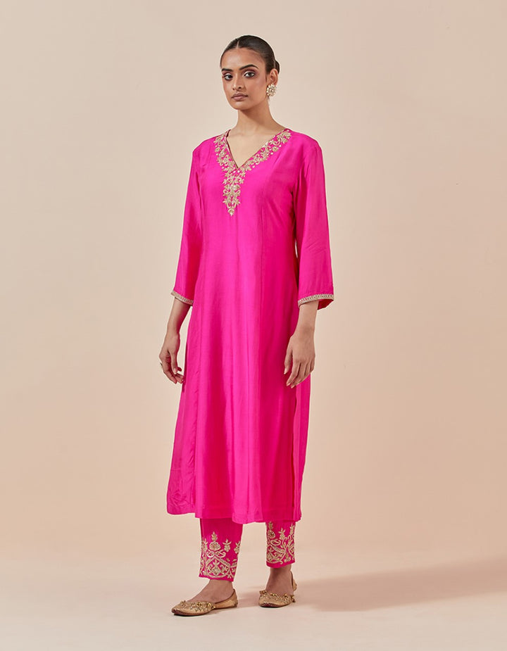 Pink chanderi embroidered kurta with pants and dupatta