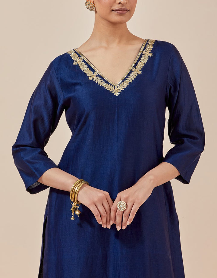 Blue chanderi embroidered kurta with pants