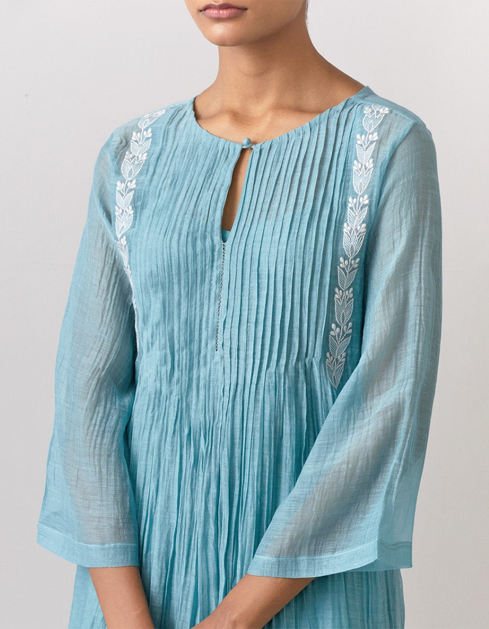 Blue chanderi embroidered kurta with pants and tissue organza dupatta