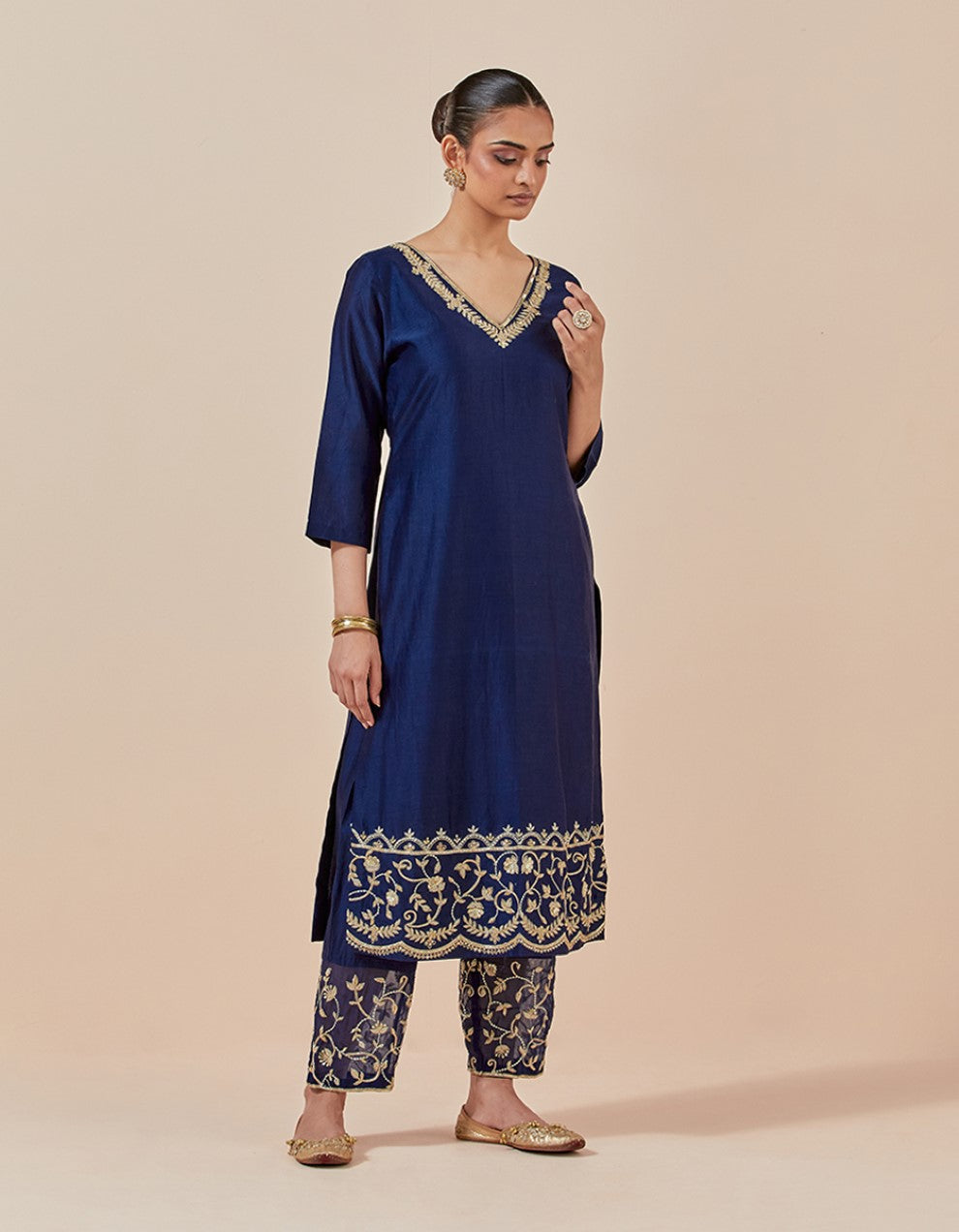 Blue chanderi embroidered kurta with pants and dupatta