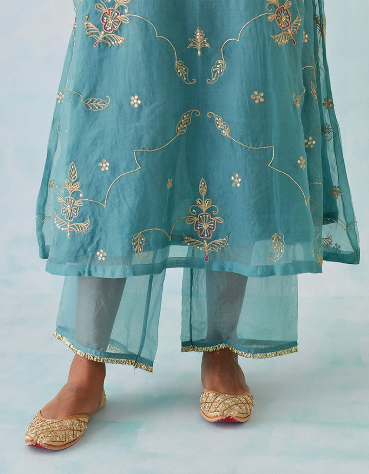 Blue hand embroidered tissue organza and chanderi lining kurta with pants