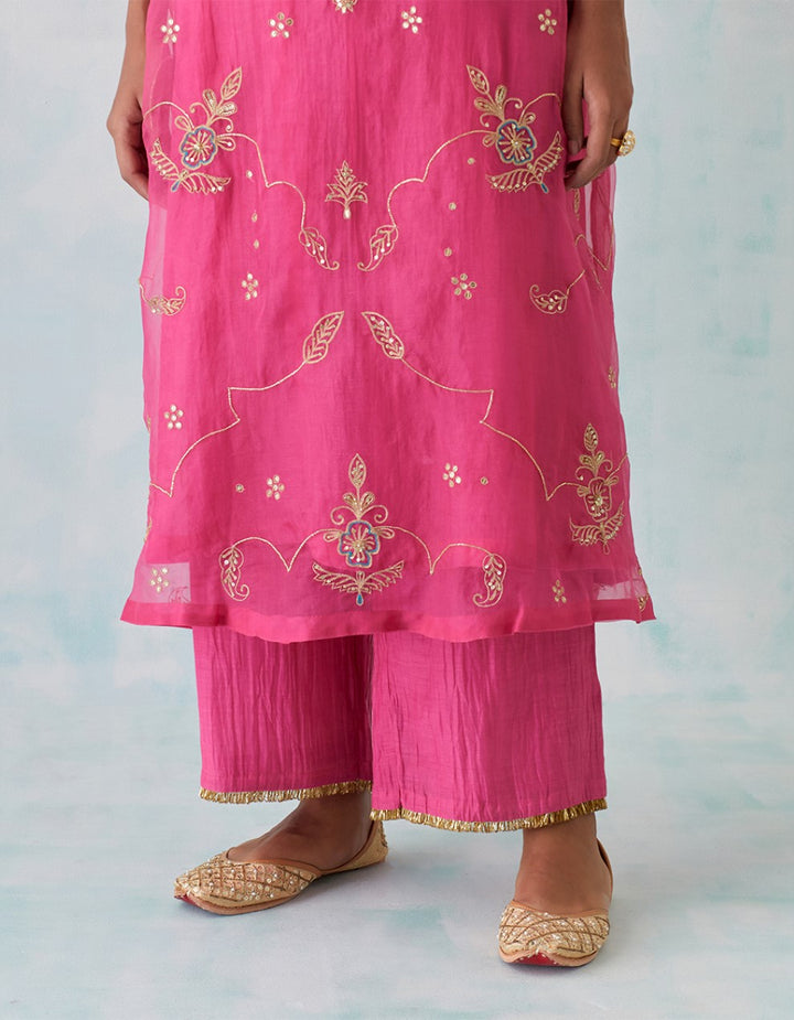 Pink hand embroidered tissue organza and chanderi lining kurta with pants