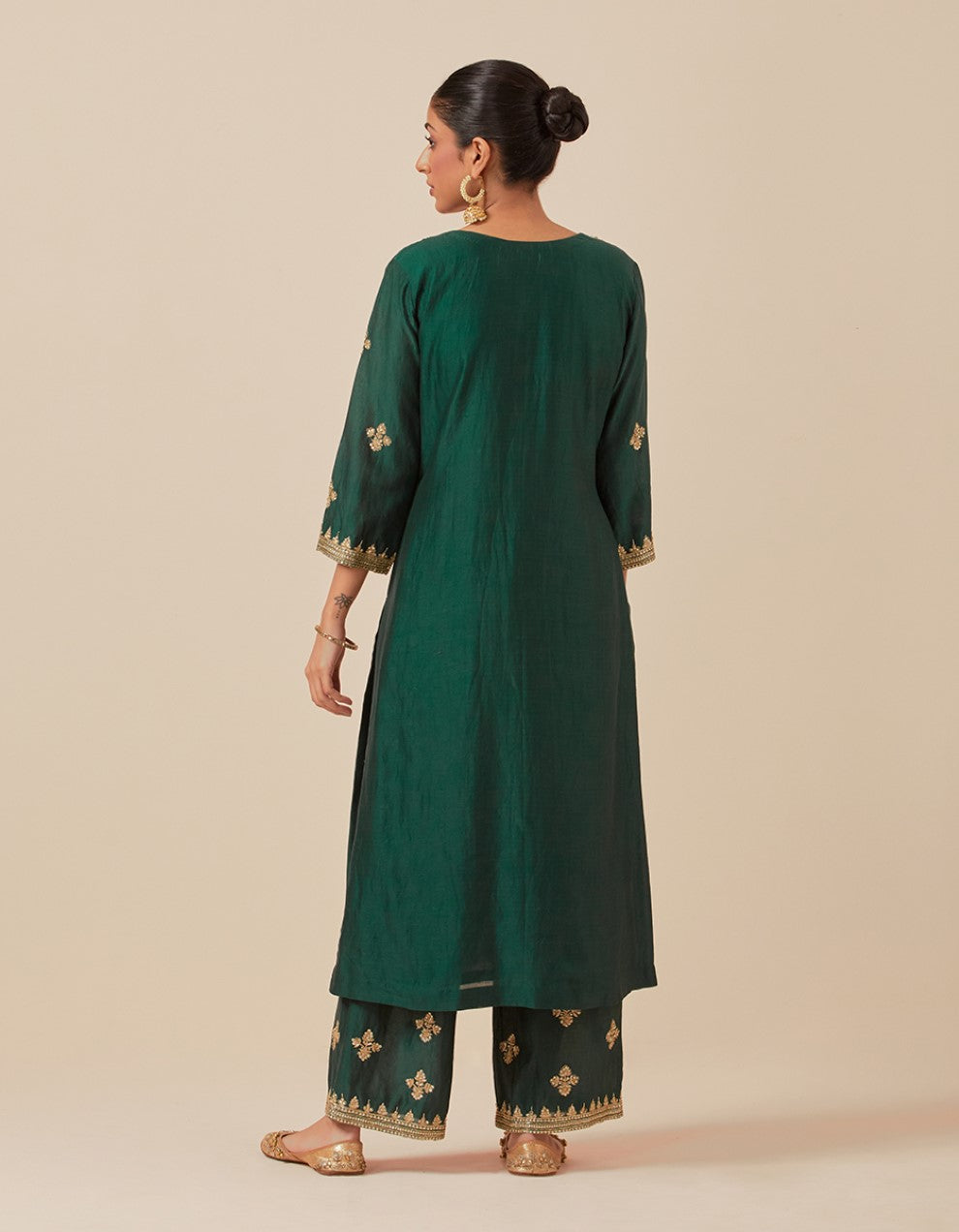Green hand embroidered chanderi silk kurta with pants
