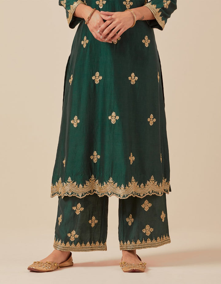 Green hand embroidered chanderi silk kurta with pants