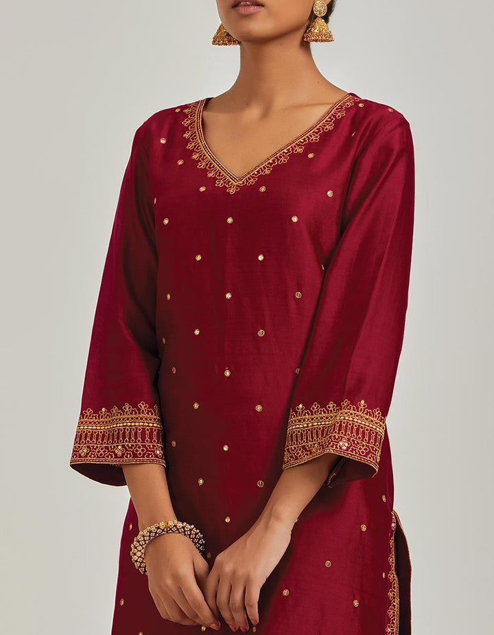 Red Chanderi Silk Embroidered Kurta With Pants And Dupatta