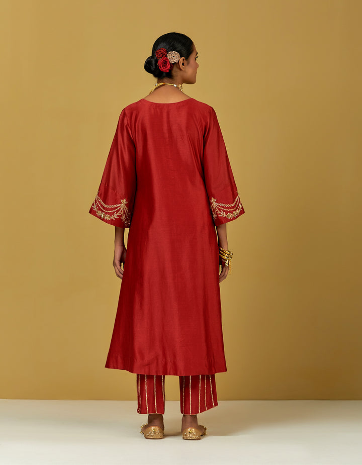 Red Embroidered Chanderi Silk Kurta With Pants And Dupatta