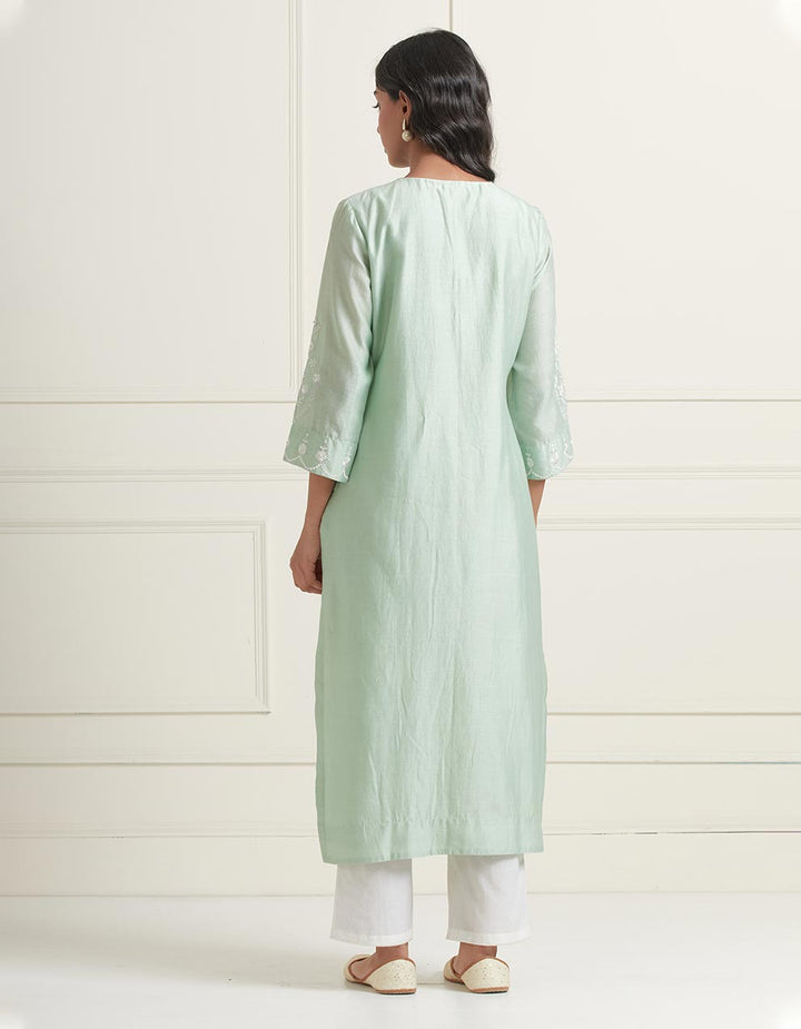 Green embroidered chanderi silk kurta with pants