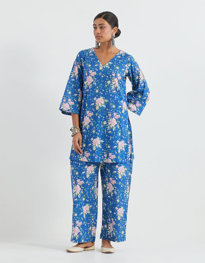 Blue Printed Cotton Kurta With Pants