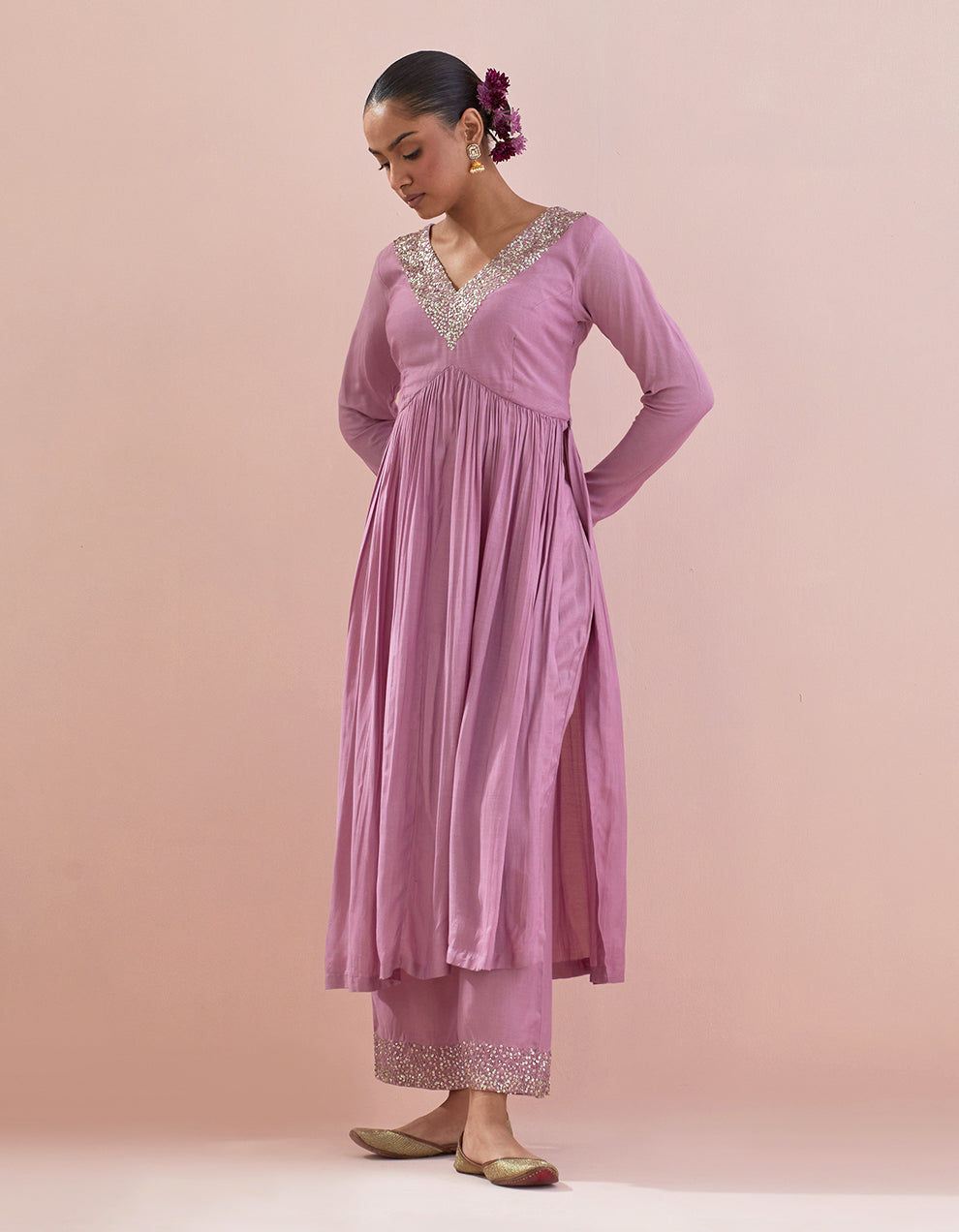 Lavender Muslin Kurta With Pants and Shimmer Organza Dupatta