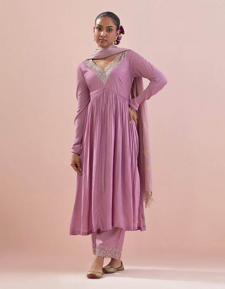 Lavender Muslin Kurta With Pants and Shimmer Organza Dupatta