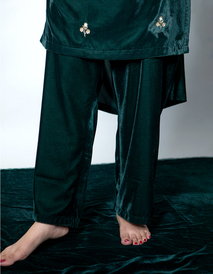 Dark green silk velvet embroidered kurta with pallazo pants