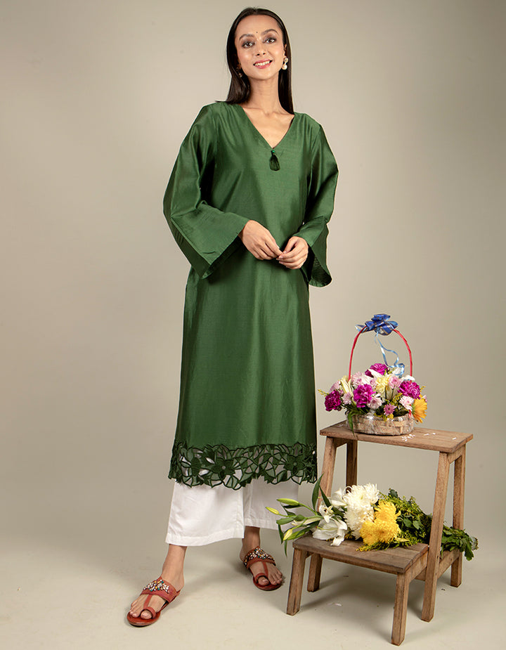 Green chanderi silk straight-cut kurta