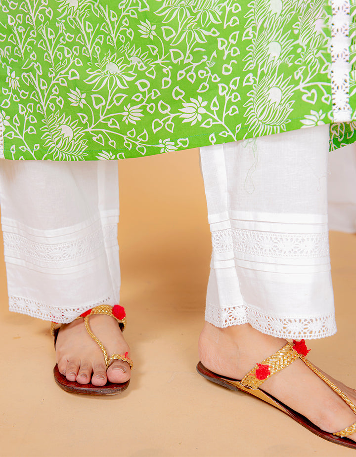 block-printed-light-green-straight-cut-kurta-with-pants-and-a-cotton-lace-dupatta