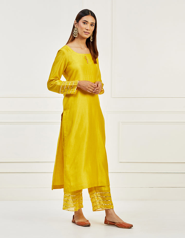 yellow-embroidery-chanderi-kurta-with-pants